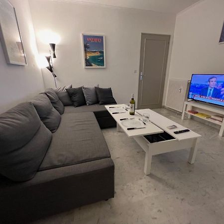 Seafront - Beautiful Flat With Aircon And Comfortable Loggia Vallauris Eksteriør bilde