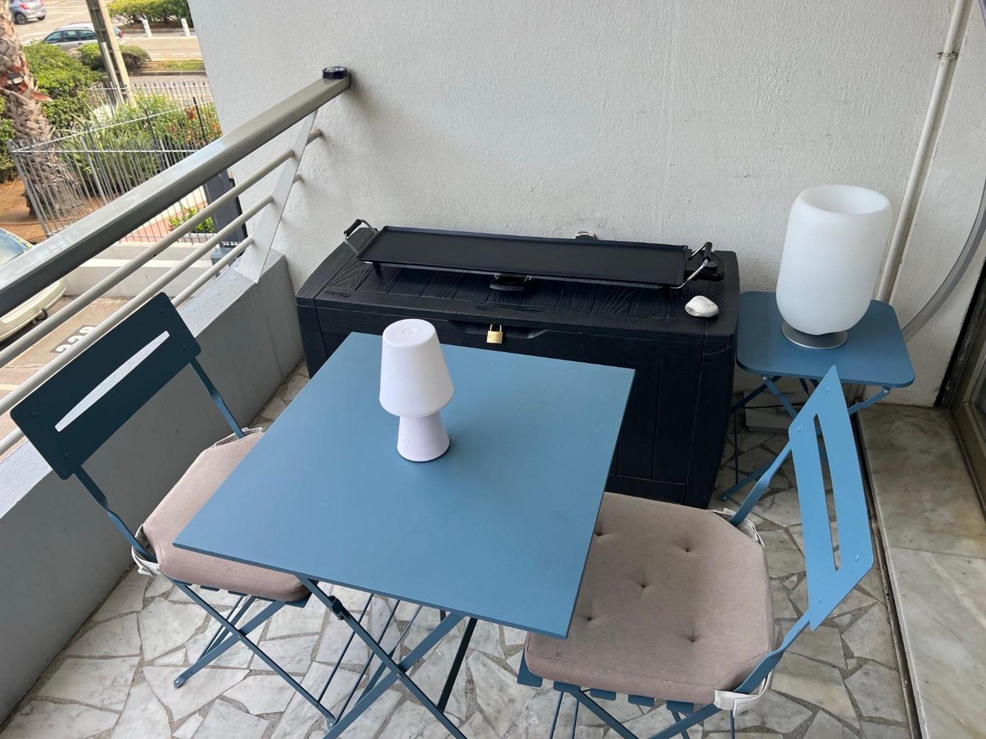 Seafront - Beautiful Flat With Aircon And Comfortable Loggia Vallauris Eksteriør bilde